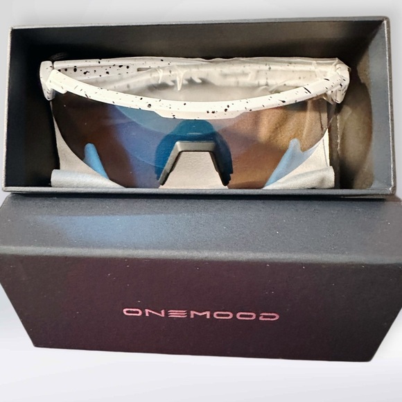 NEW Unisex Polarized Sports Sunglasses UV 400 Protection White Speckled Frame - Picture 1 of 13